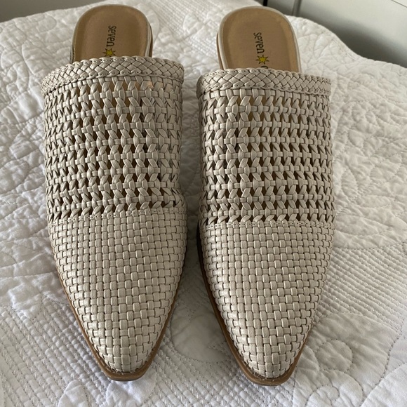 Tan cream slip on mule heel weave - Picture 1 of 8